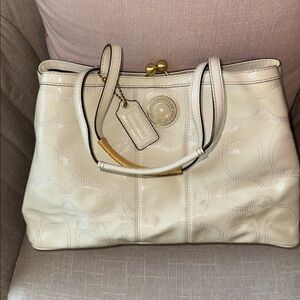 Coach Carryall Cream Kisslock Patent Leather Bag